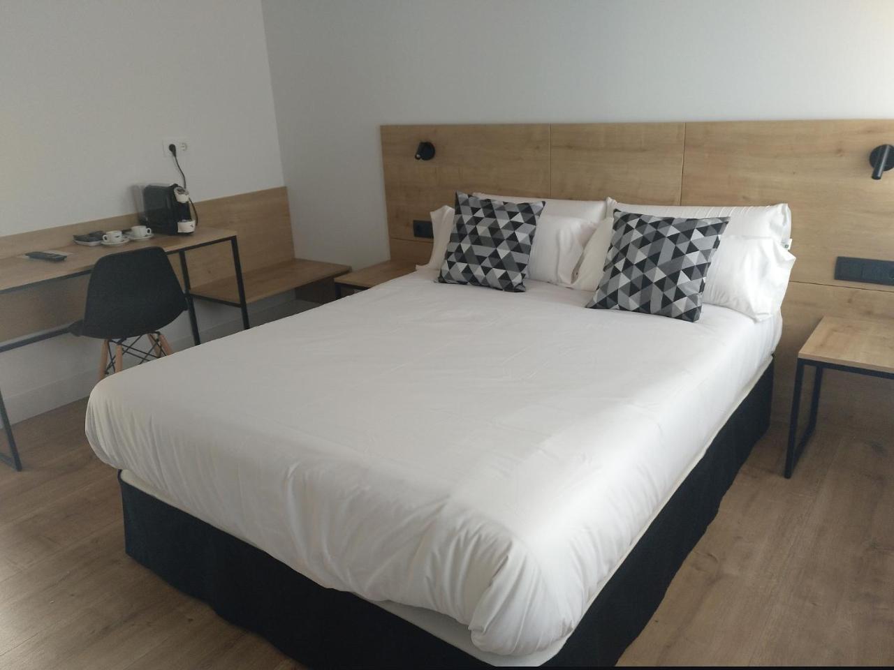 Hotel Entrerailes Casalarreina Eksteriør bilde